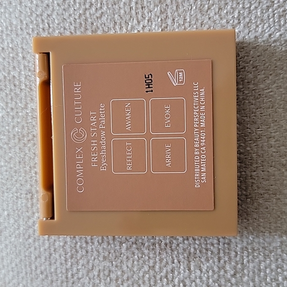 Complex Culture Eyeshadow Palette - Picture 4 of 5